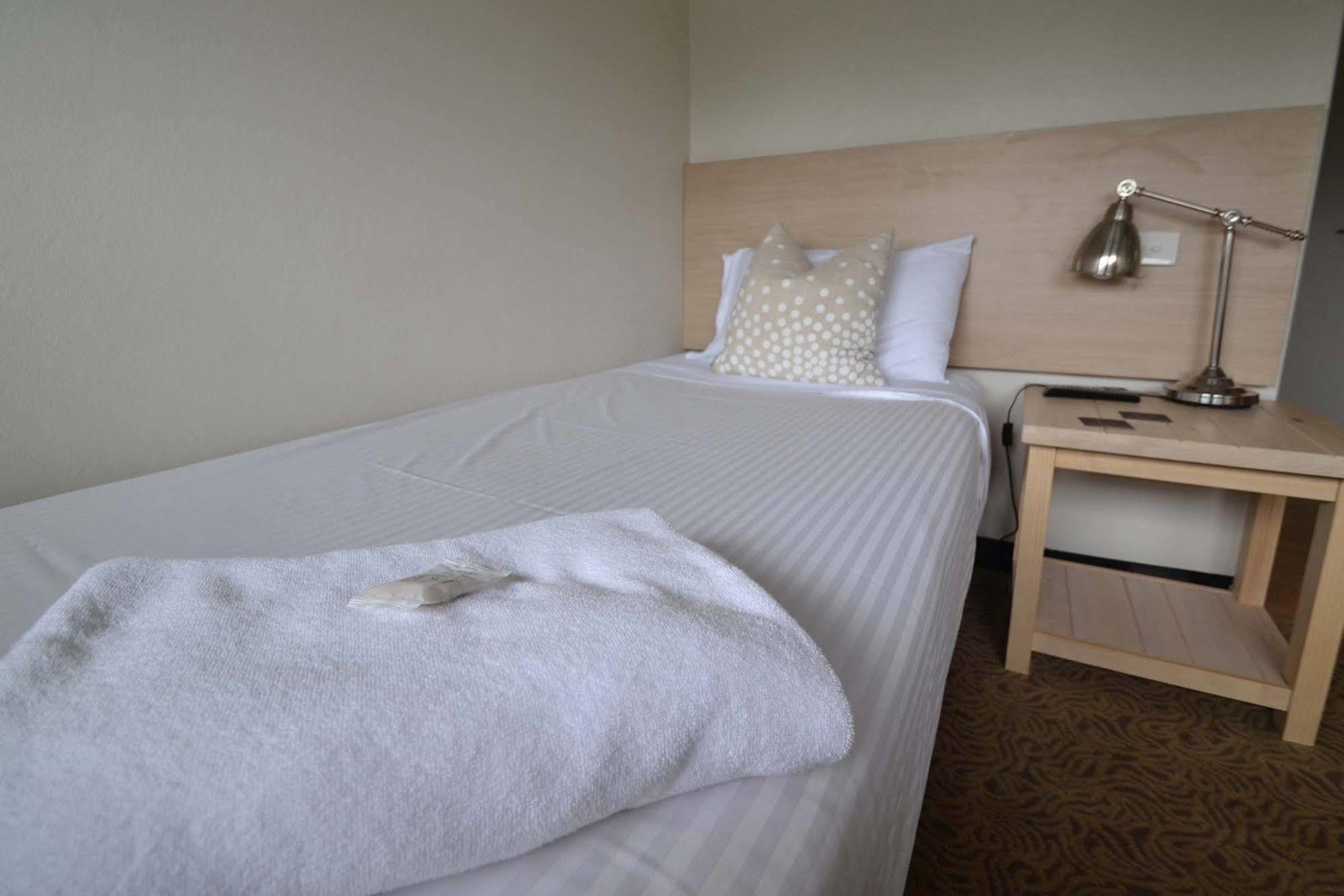 Crossroads Hotel Ливърпул Екстериор снимка