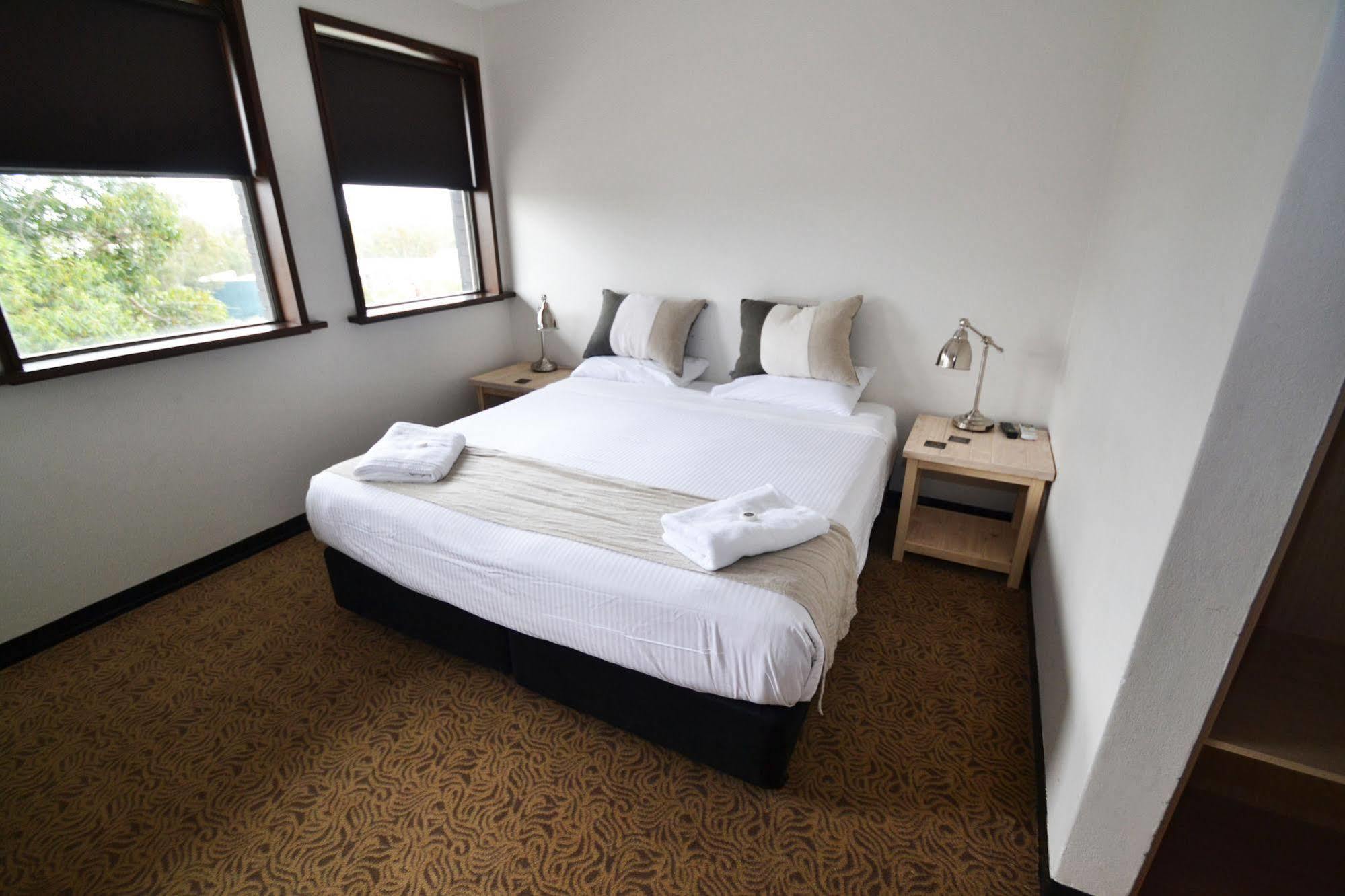 Crossroads Hotel Ливърпул Екстериор снимка